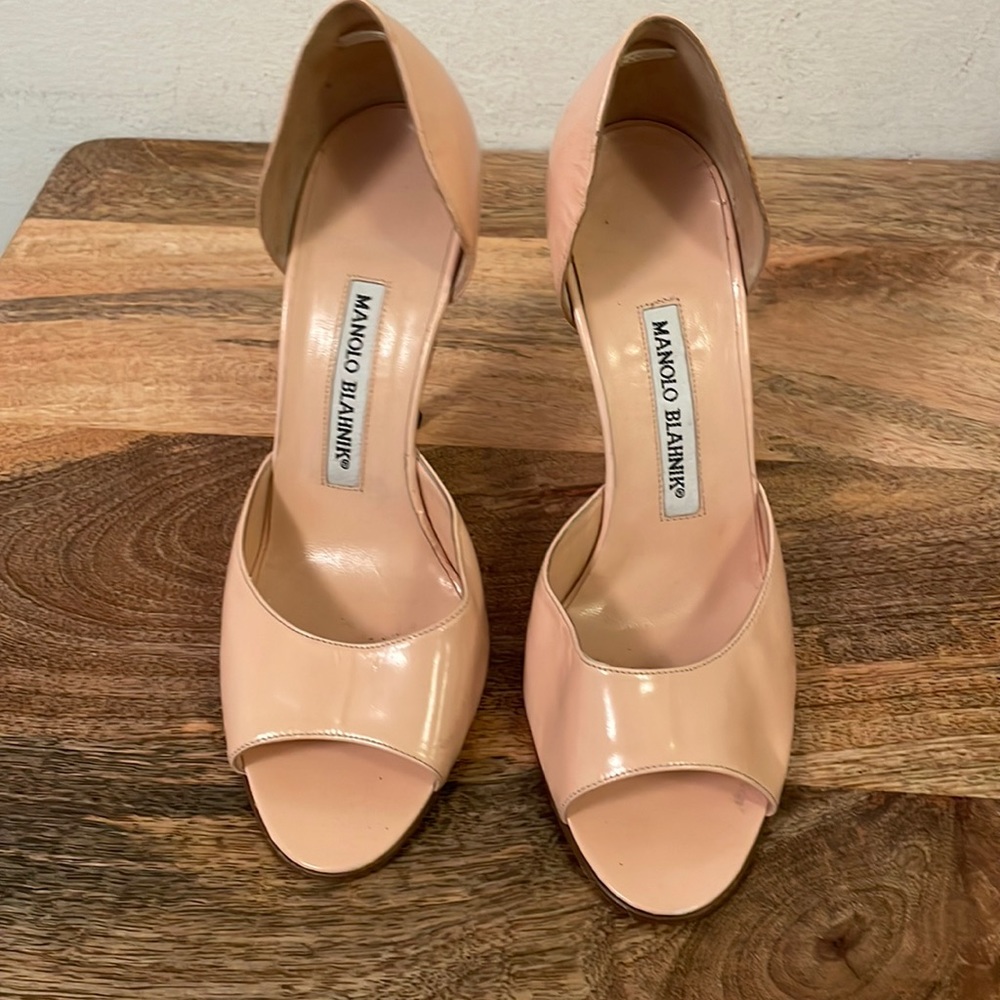 Manolo Blahnik cream Heels 6.5